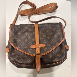 Louis Vuitton Saumur 30